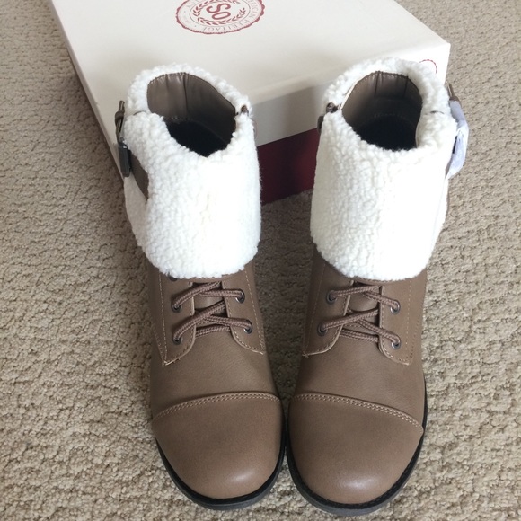4/$25 π LAST PAIR! βSoβ brand Sherpa top booties - Picture 2 of 9